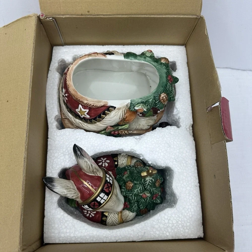 Fitz and Floyd Christmas Lodge Rabbit On A Sleigh With Tree Cookie jar W / Box‎